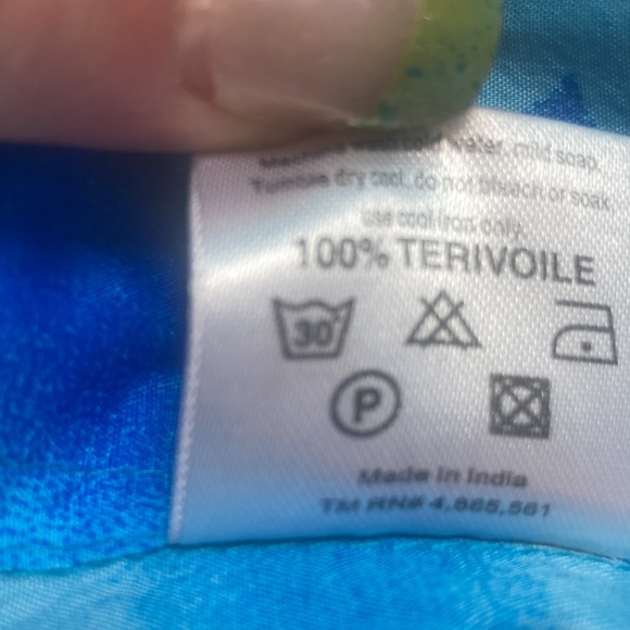 Multicolored “Hawaiian” style size large shirt. - Picture 9 of 9